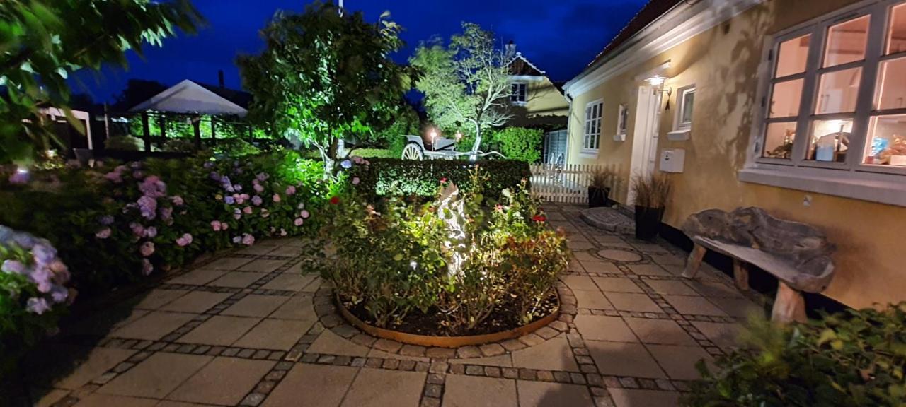 Toftegarden Guesthouse - Apartments & Rooms Skagen Esterno foto